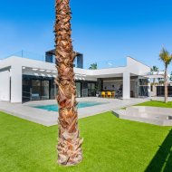 Obra nueva - Chalets -
La Finca Golf