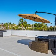 Obra nueva - Chalets -
La Finca Golf