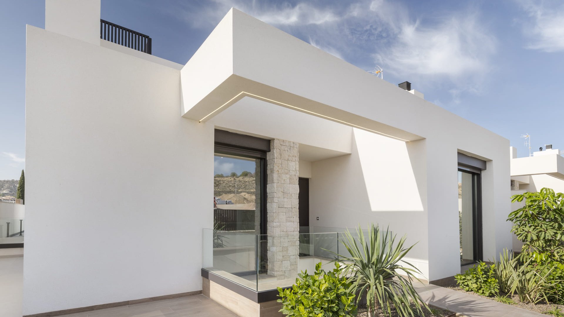 Obra nueva - Chalets -
La Finca Golf