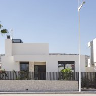 Obra nueva - Chalets -
La Finca Golf