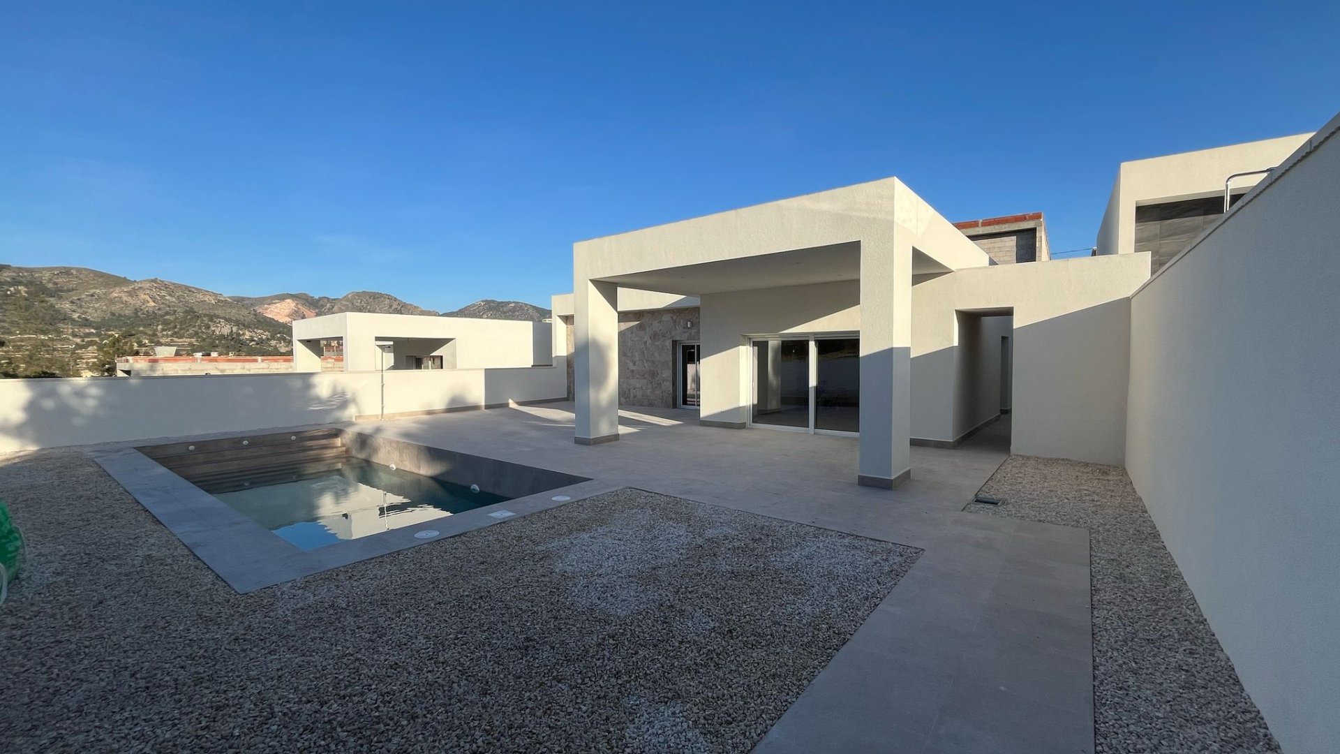 Obra nueva - Chalets -
La Romana