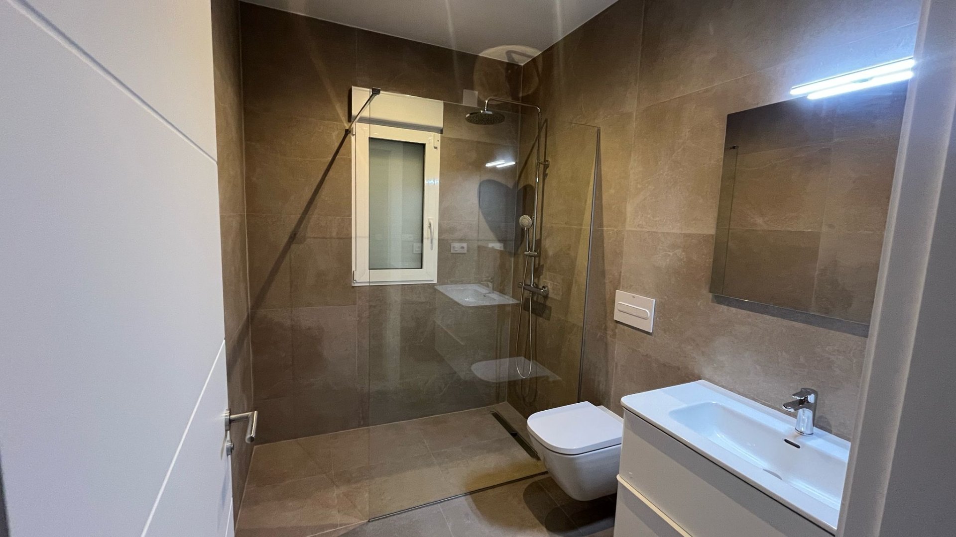 Obra nueva - Chalets -
La Romana