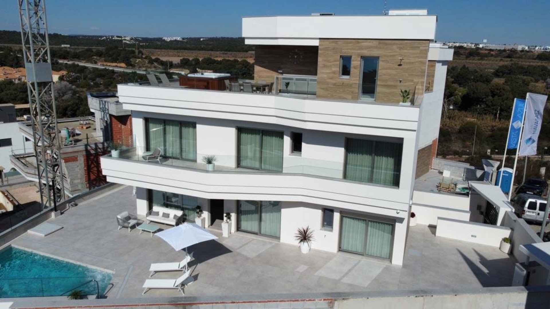 Obra nueva - Chalets -
Orihuela Costa