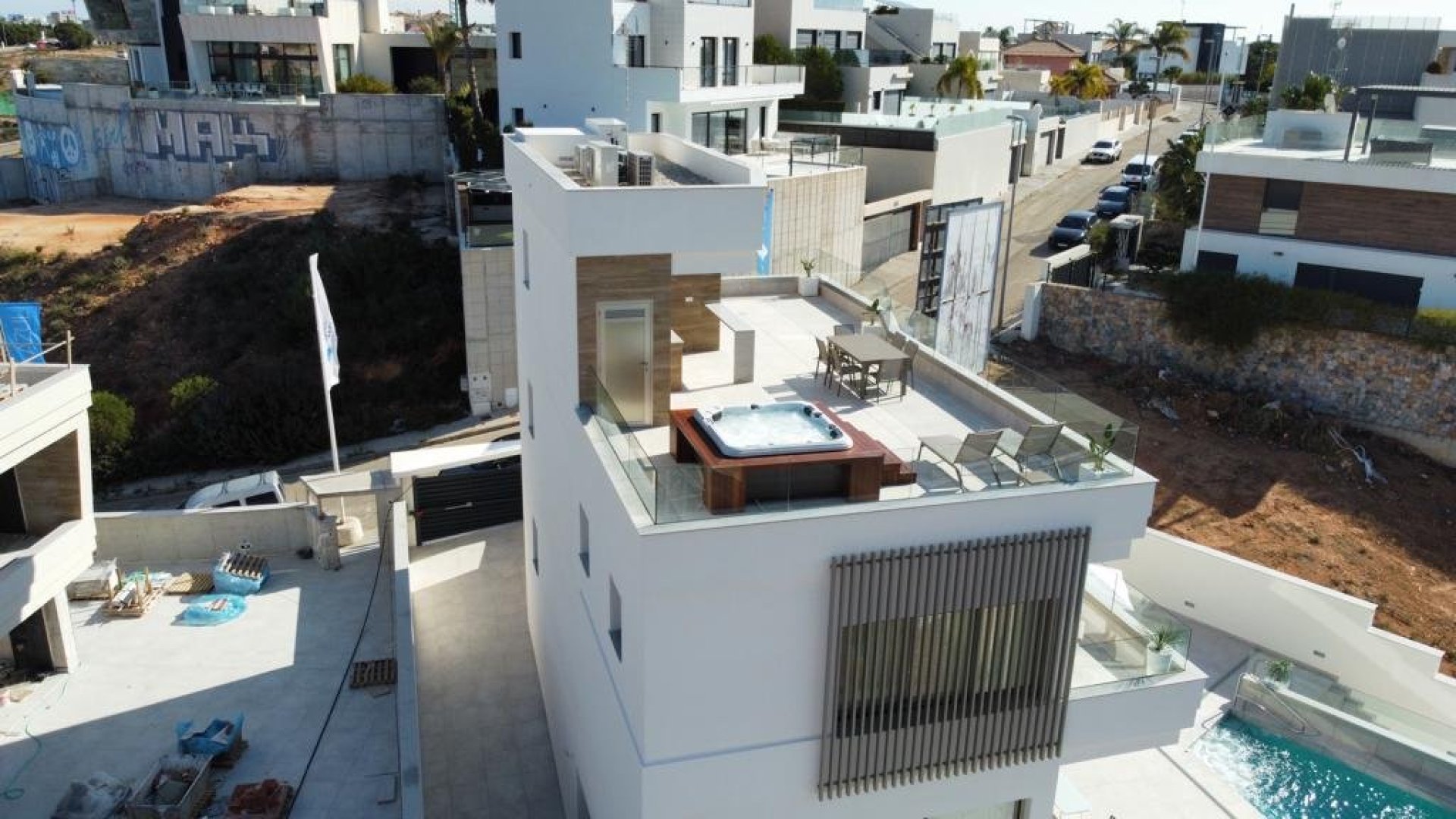 Obra nueva - Chalets -
Orihuela Costa