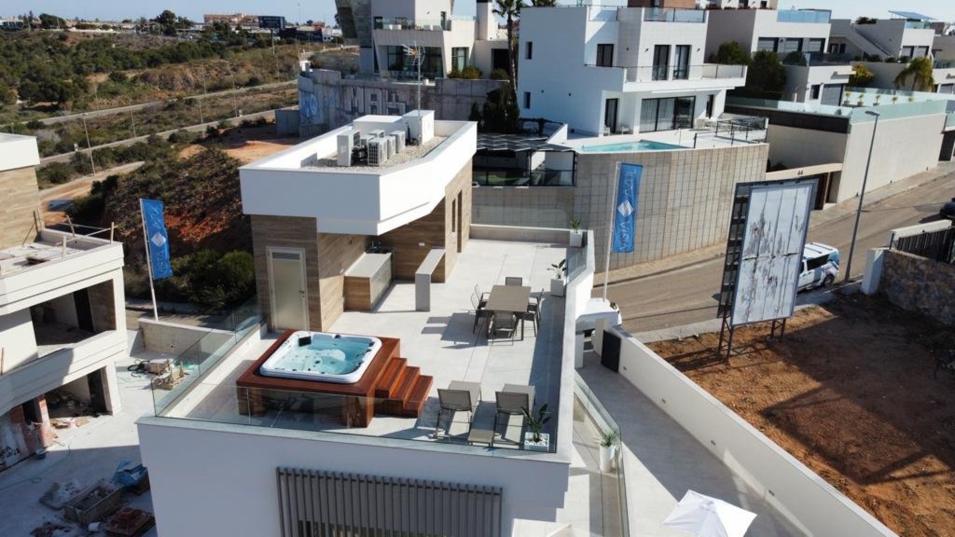 Obra nueva - Chalets -
Orihuela Costa