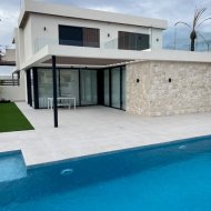 Obra nueva - Chalets -
Orihuela Costa