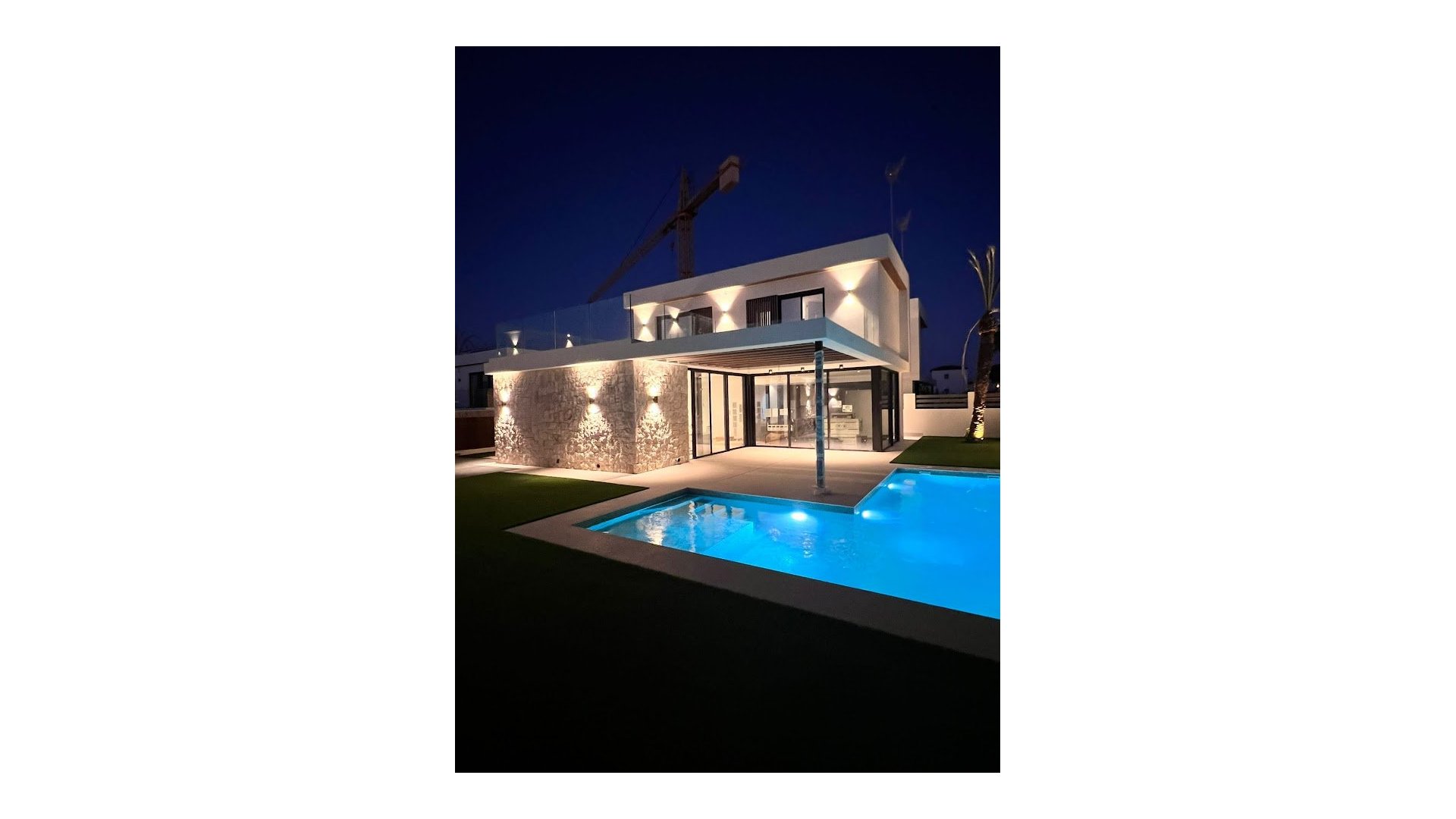 Obra nueva - Chalets -
Orihuela Costa