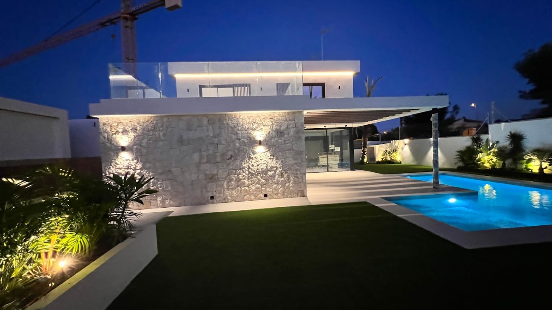Obra nueva - Chalets -
Orihuela Costa