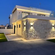 Obra nueva - Chalets -
Orihuela Costa