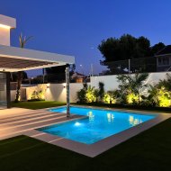 Obra nueva - Chalets -
Orihuela Costa