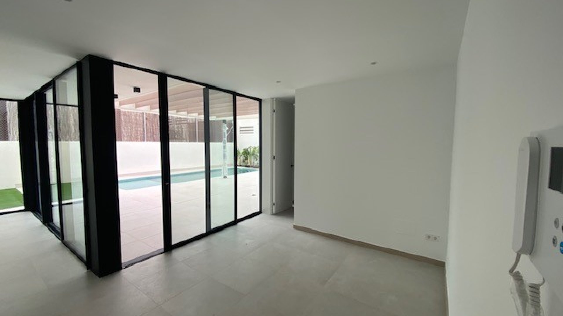 Obra nueva - Chalets -
Orihuela Costa