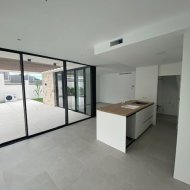 Obra nueva - Chalets -
Orihuela Costa