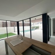 Obra nueva - Chalets -
Orihuela Costa