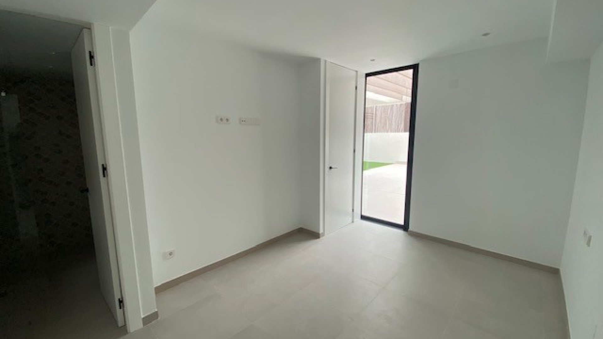 Obra nueva - Chalets -
Orihuela Costa