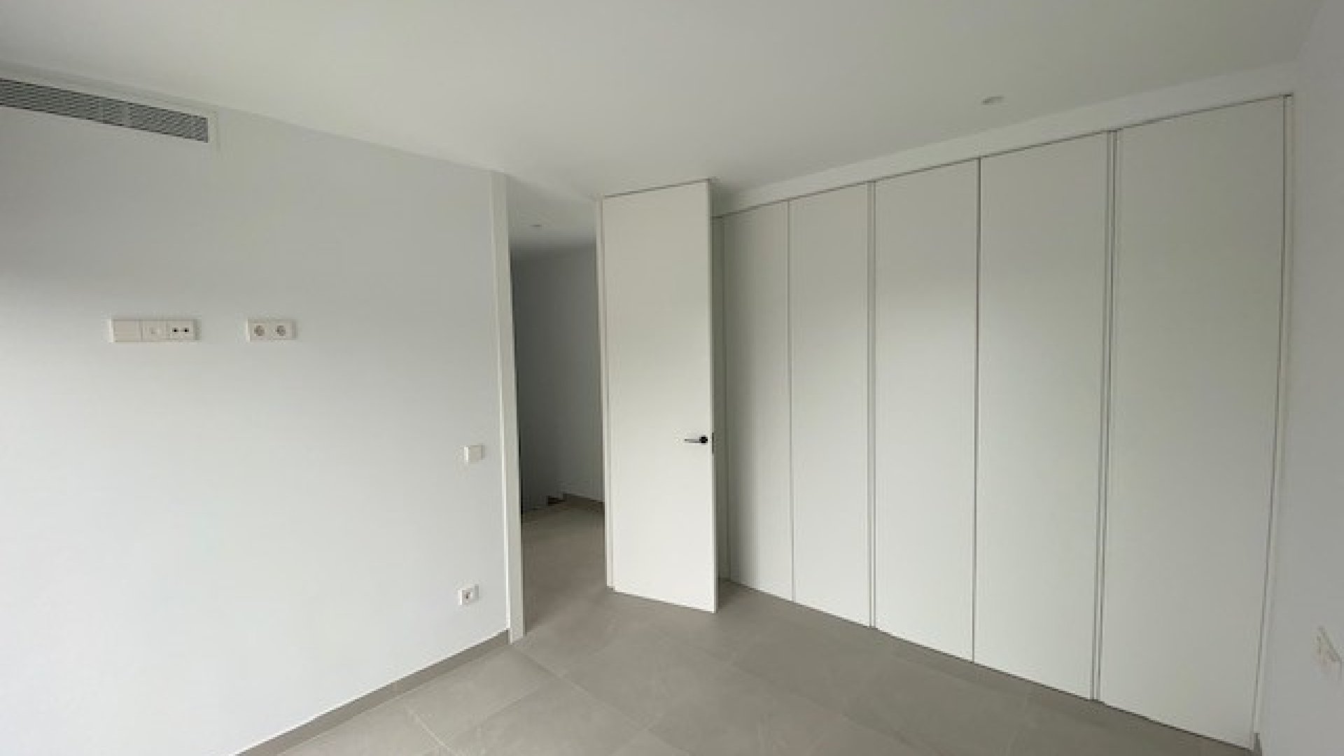 Obra nueva - Chalets -
Orihuela Costa