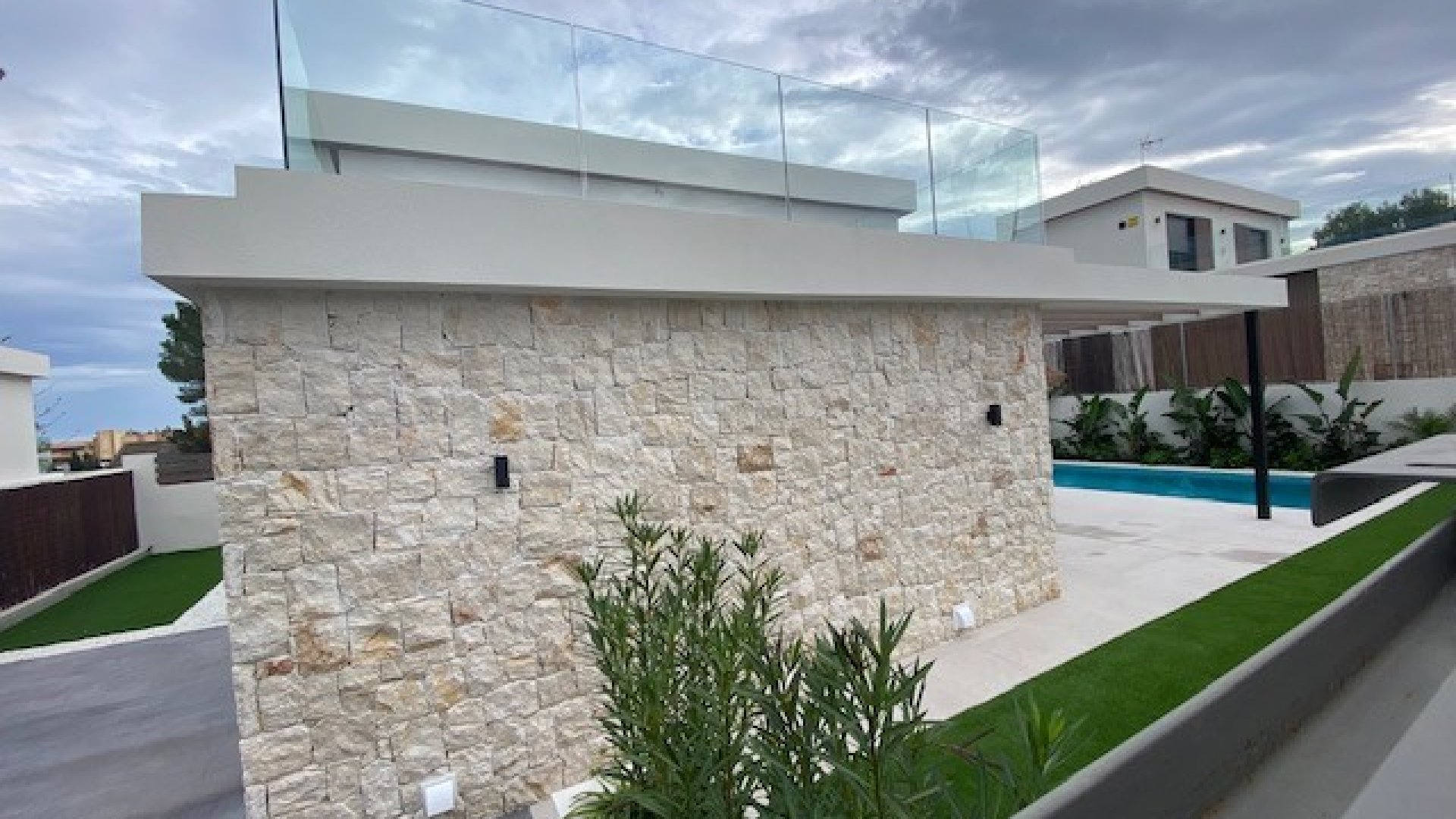 Obra nueva - Chalets -
Orihuela Costa
