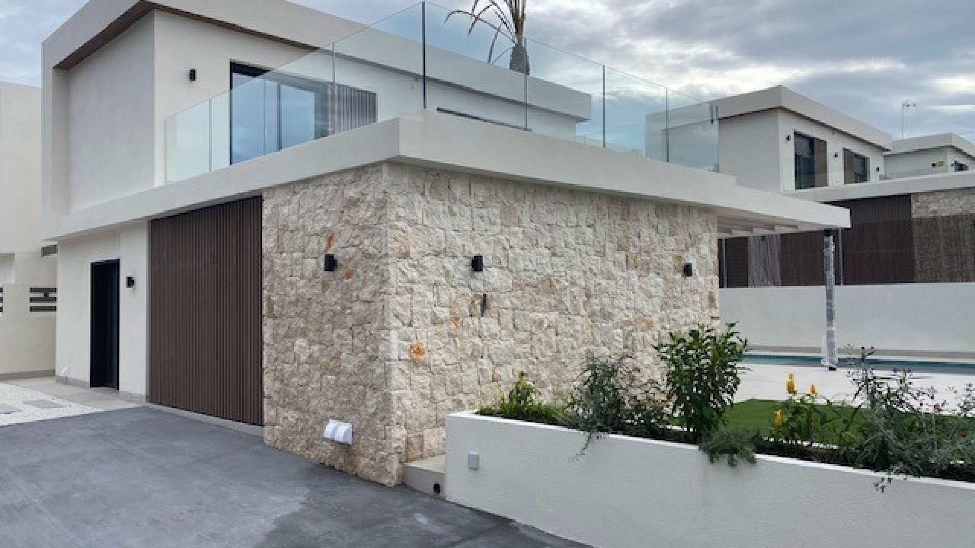 Obra nueva - Chalets -
Orihuela Costa