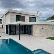 Obra nueva - Chalets -
Orihuela Costa