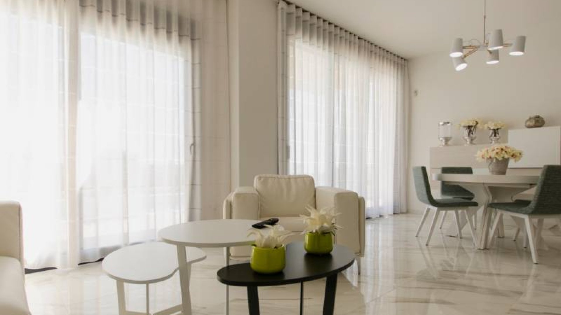 Obra nueva - Chalets -
Orihuela Costa