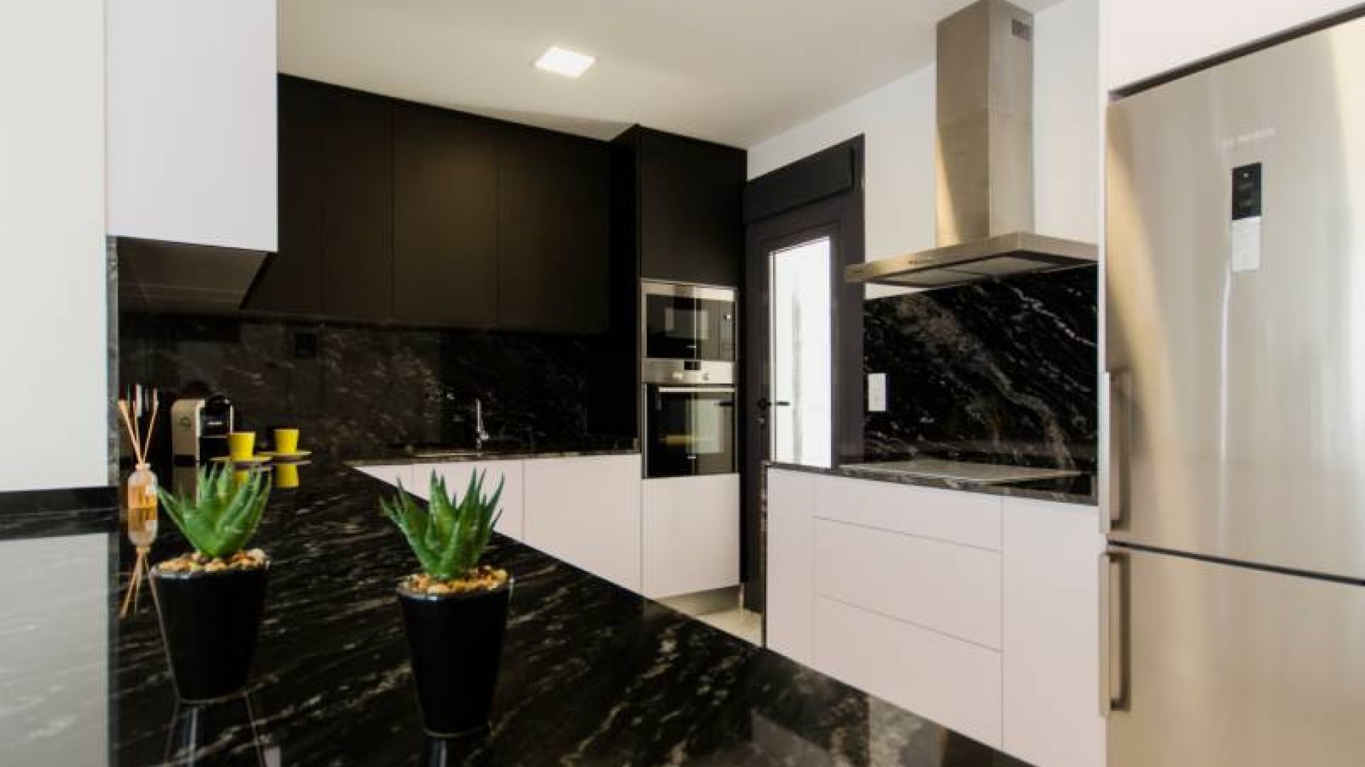 Obra nueva - Chalets -
Orihuela Costa