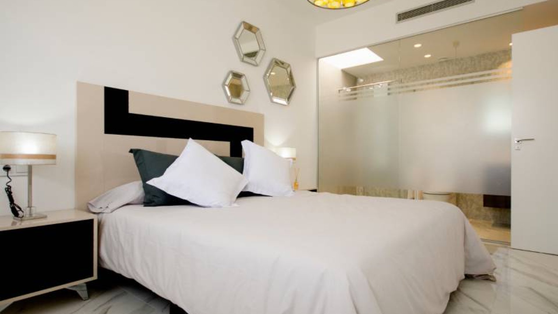 Obra nueva - Chalets -
Orihuela Costa