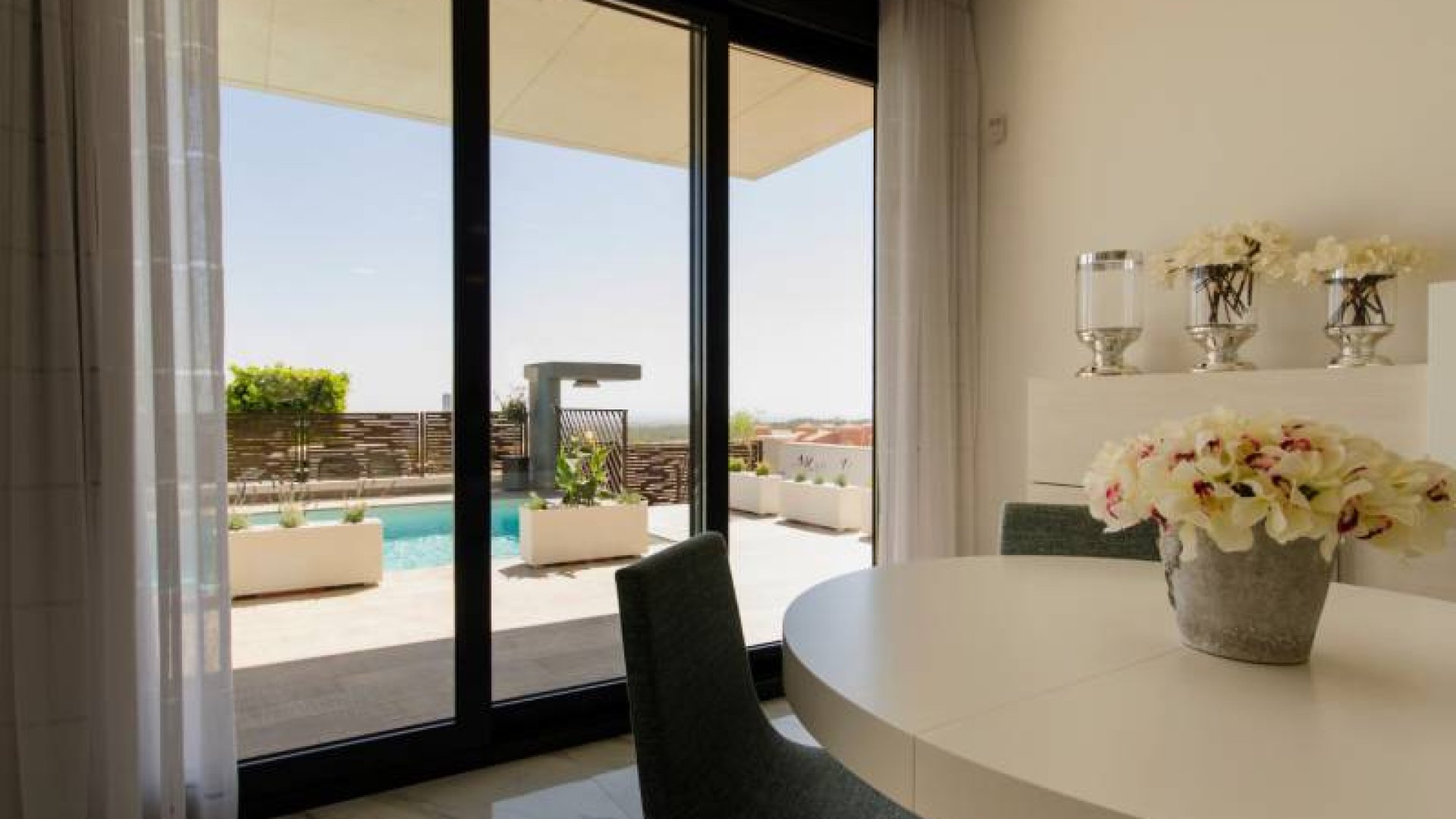 Obra nueva - Chalets -
Orihuela Costa