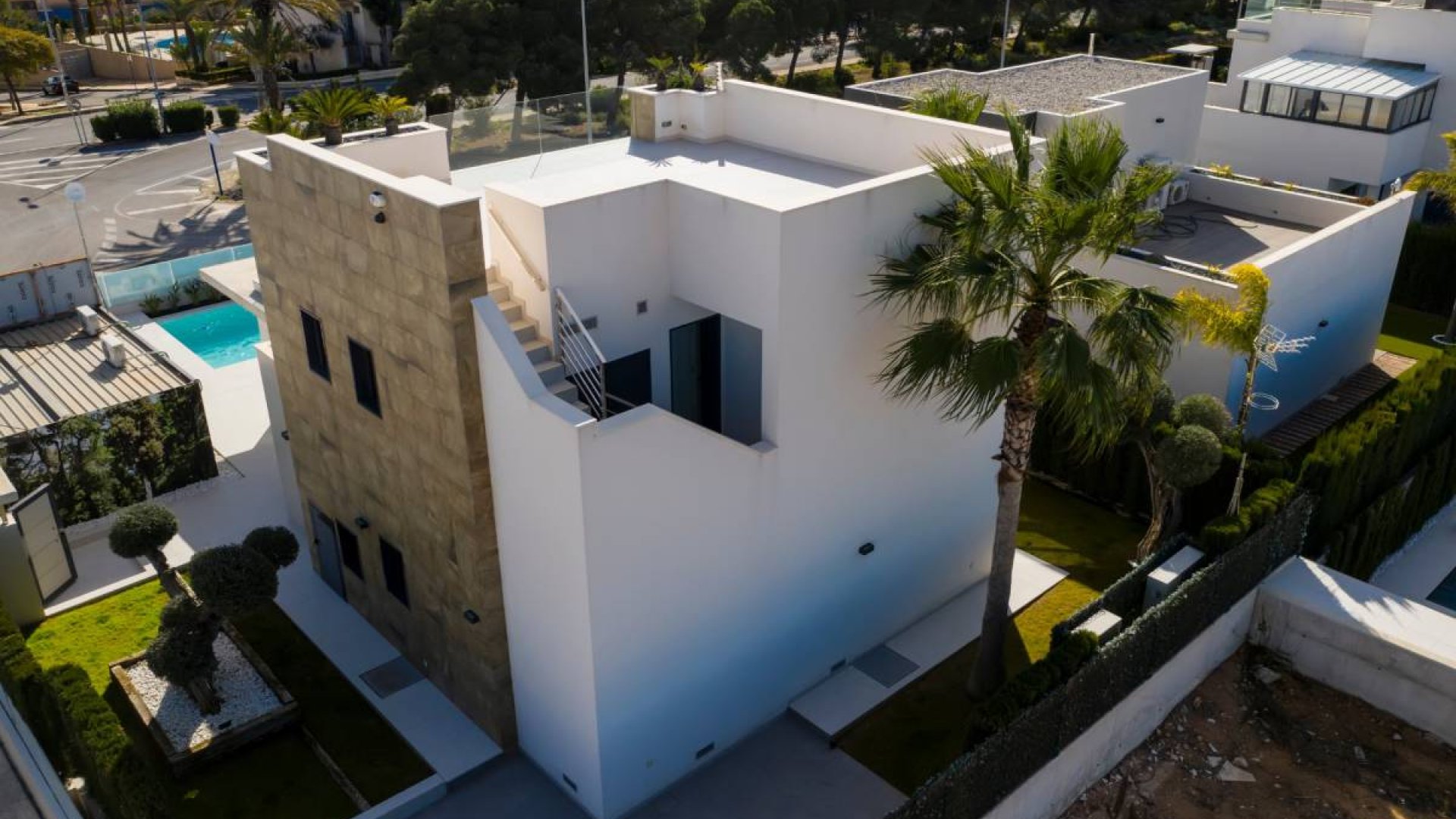 Obra nueva - Chalets -
Orihuela Costa