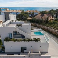 Obra nueva - Chalets -
Orihuela Costa