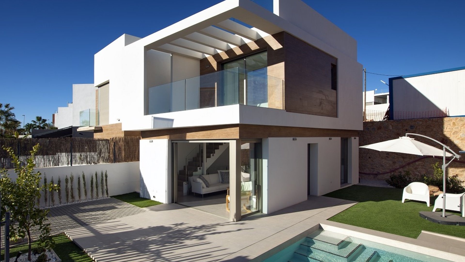 Obra nueva - Chalets -
Orihuela Costa