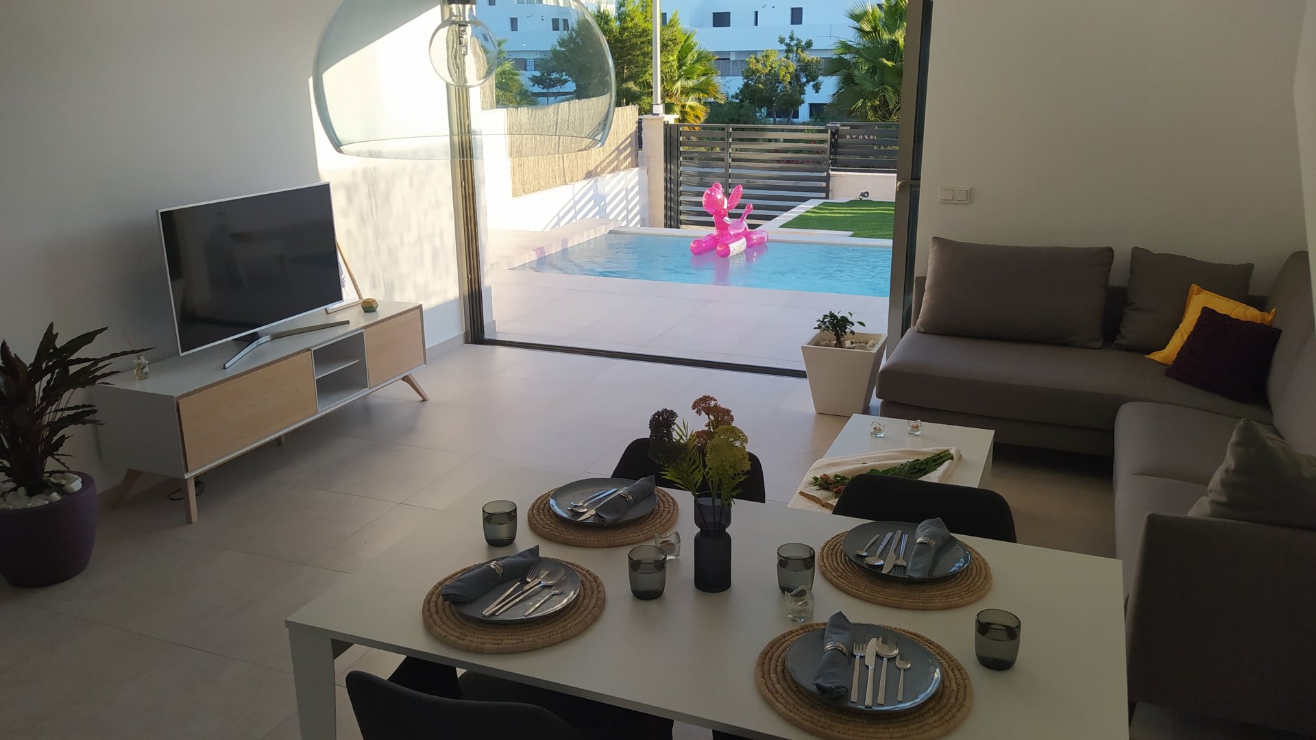 Obra nueva - Chalets -
Orihuela Costa