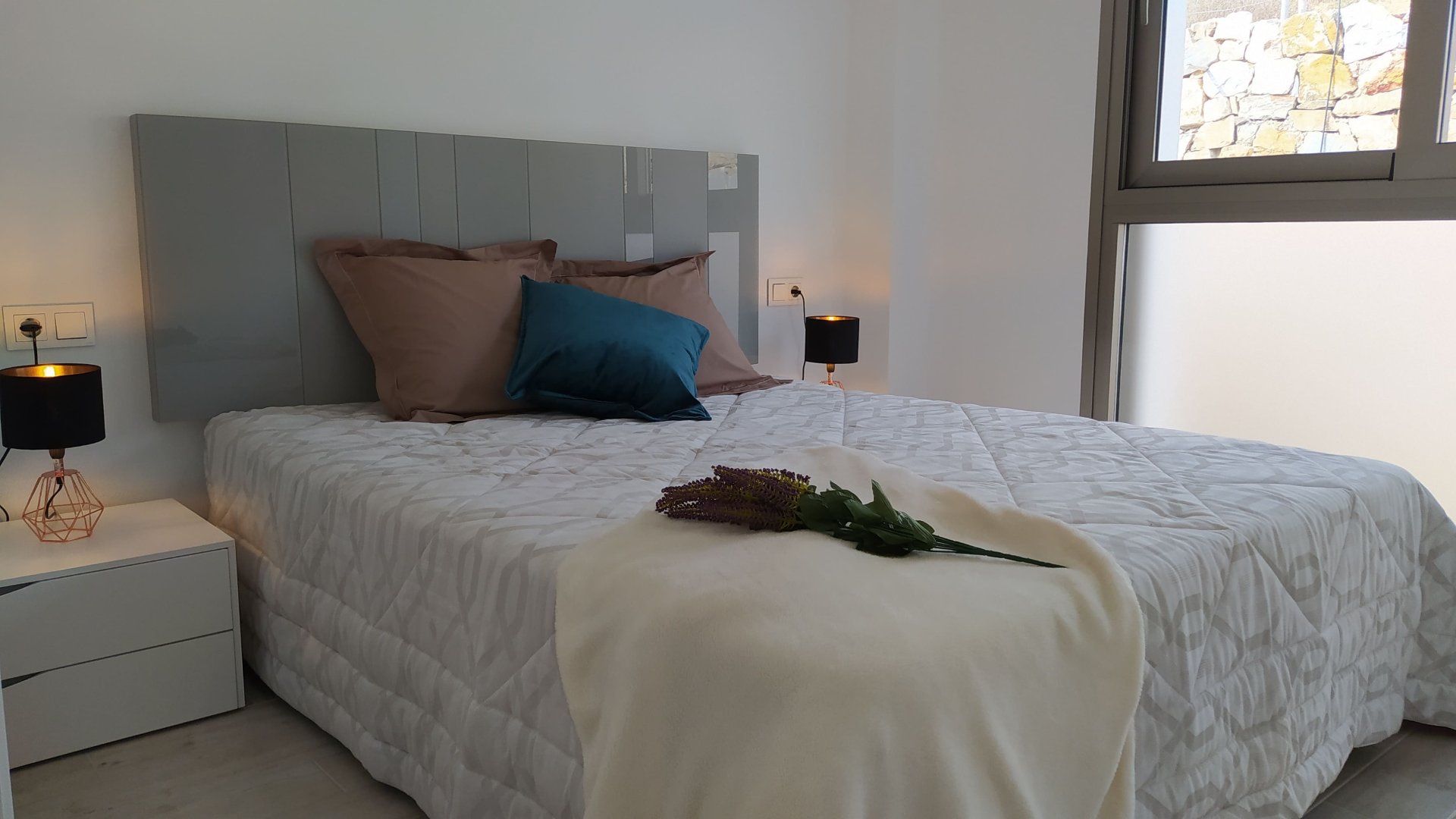 Obra nueva - Chalets -
Orihuela Costa