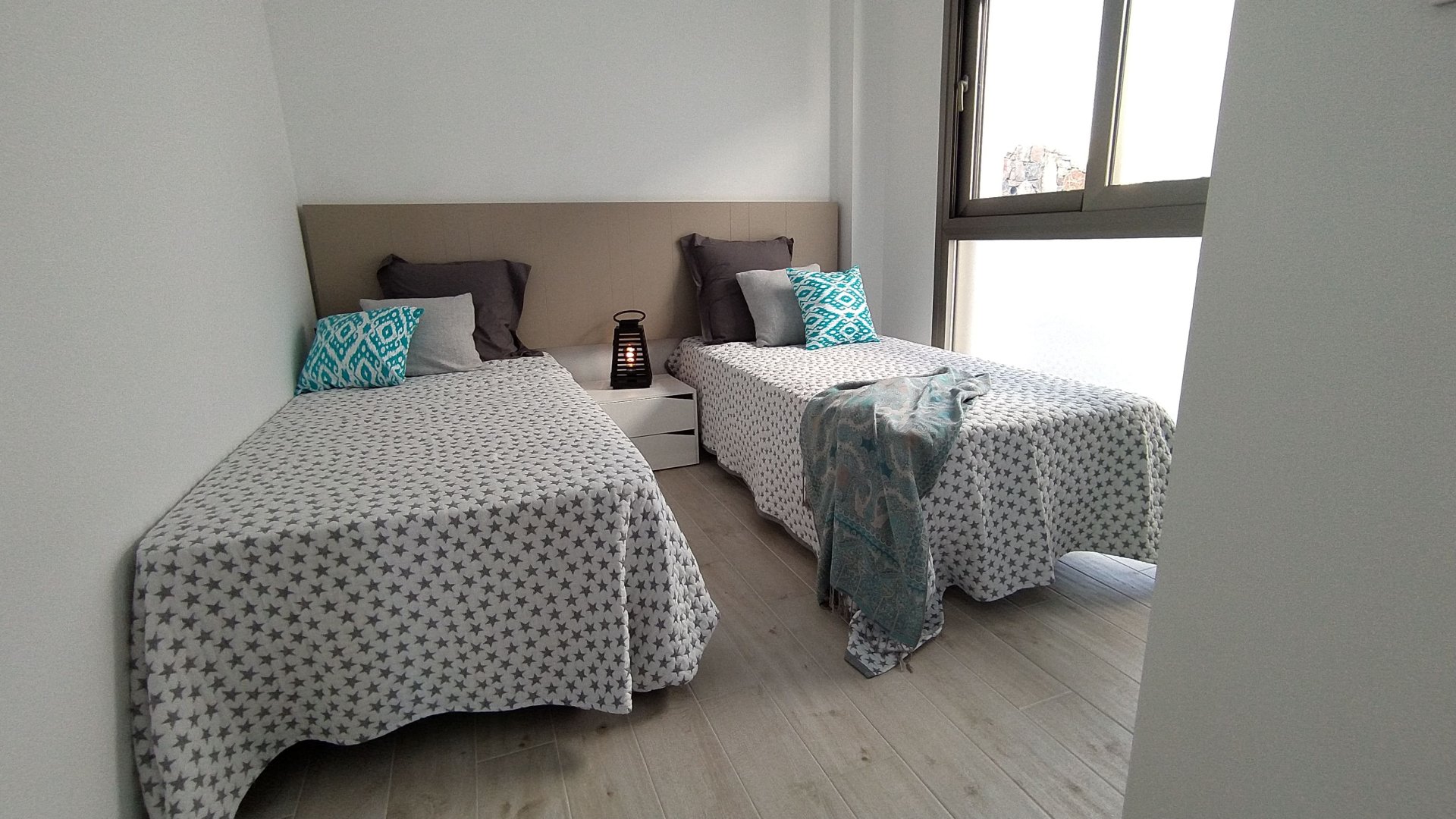 Obra nueva - Chalets -
Orihuela Costa