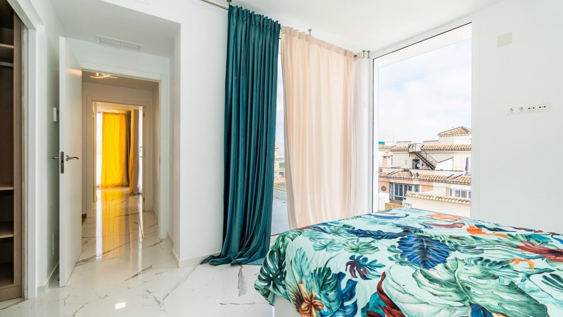 Obra nueva - Chalets -
Orihuela Costa