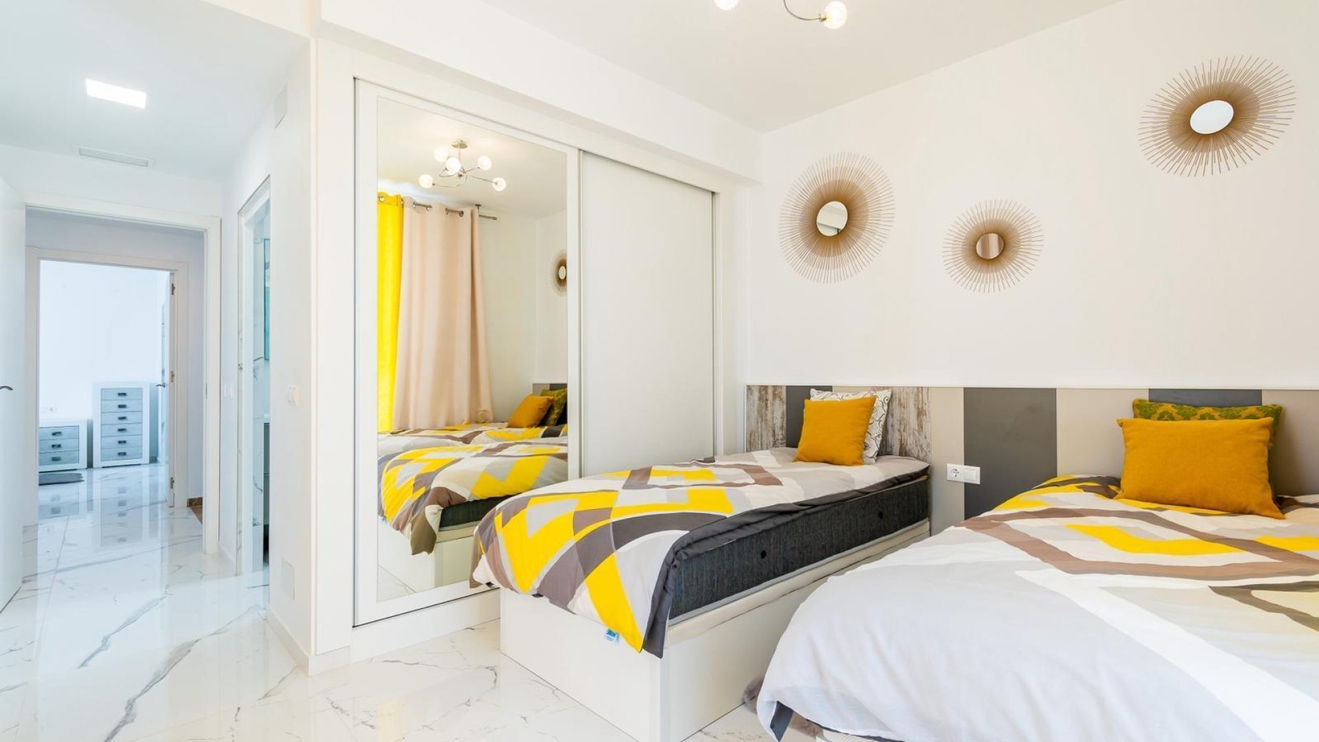 Obra nueva - Chalets -
Orihuela Costa