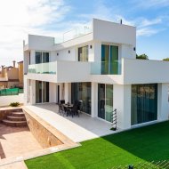 Obra nueva - Chalets -
Orihuela Costa