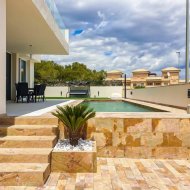 Obra nueva - Chalets -
Orihuela Costa