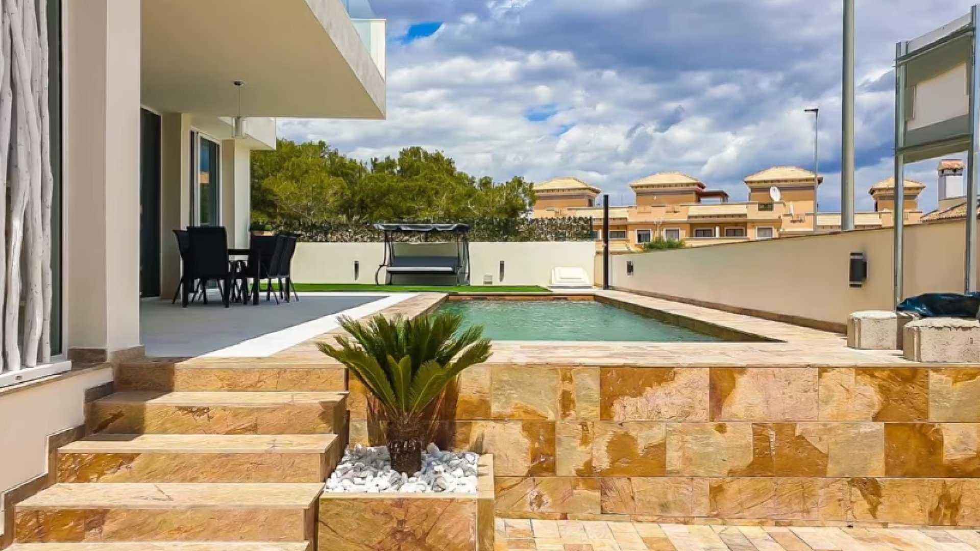 Obra nueva - Chalets -
Orihuela Costa