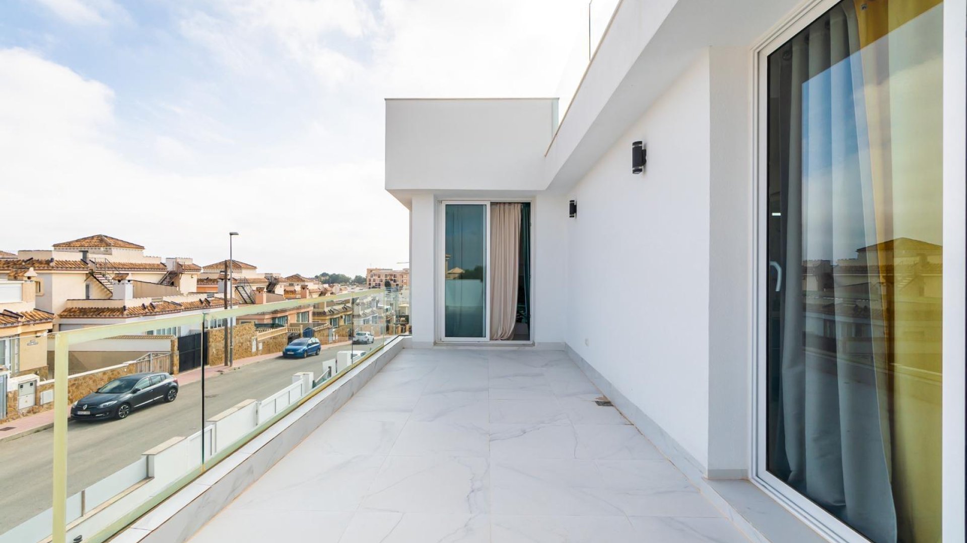 Obra nueva - Chalets -
Orihuela Costa