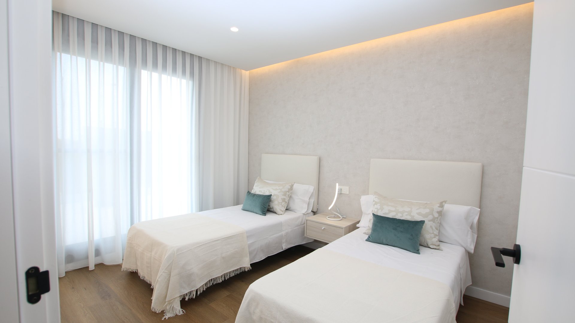 Obra nueva - Chalets -
Pilar de la Horadada