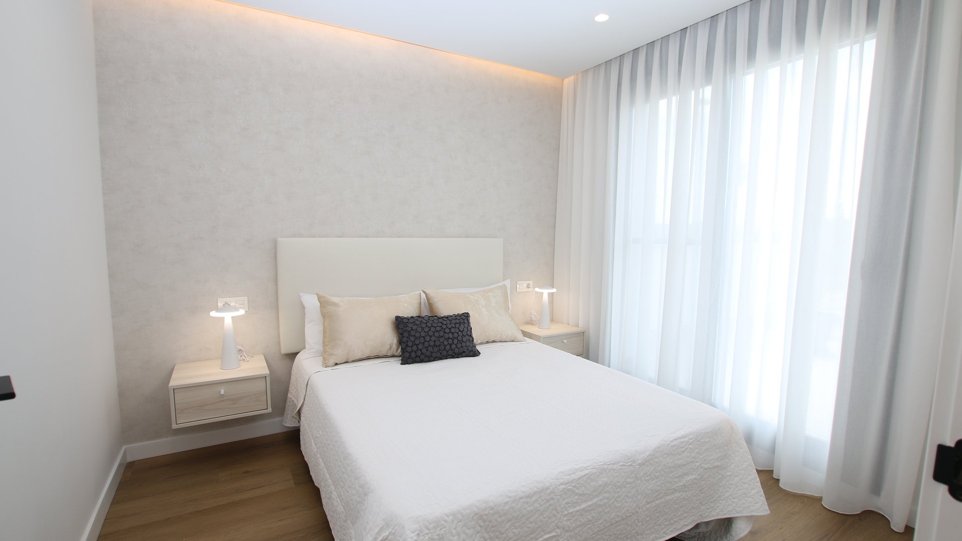 Obra nueva - Chalets -
Pilar de la Horadada