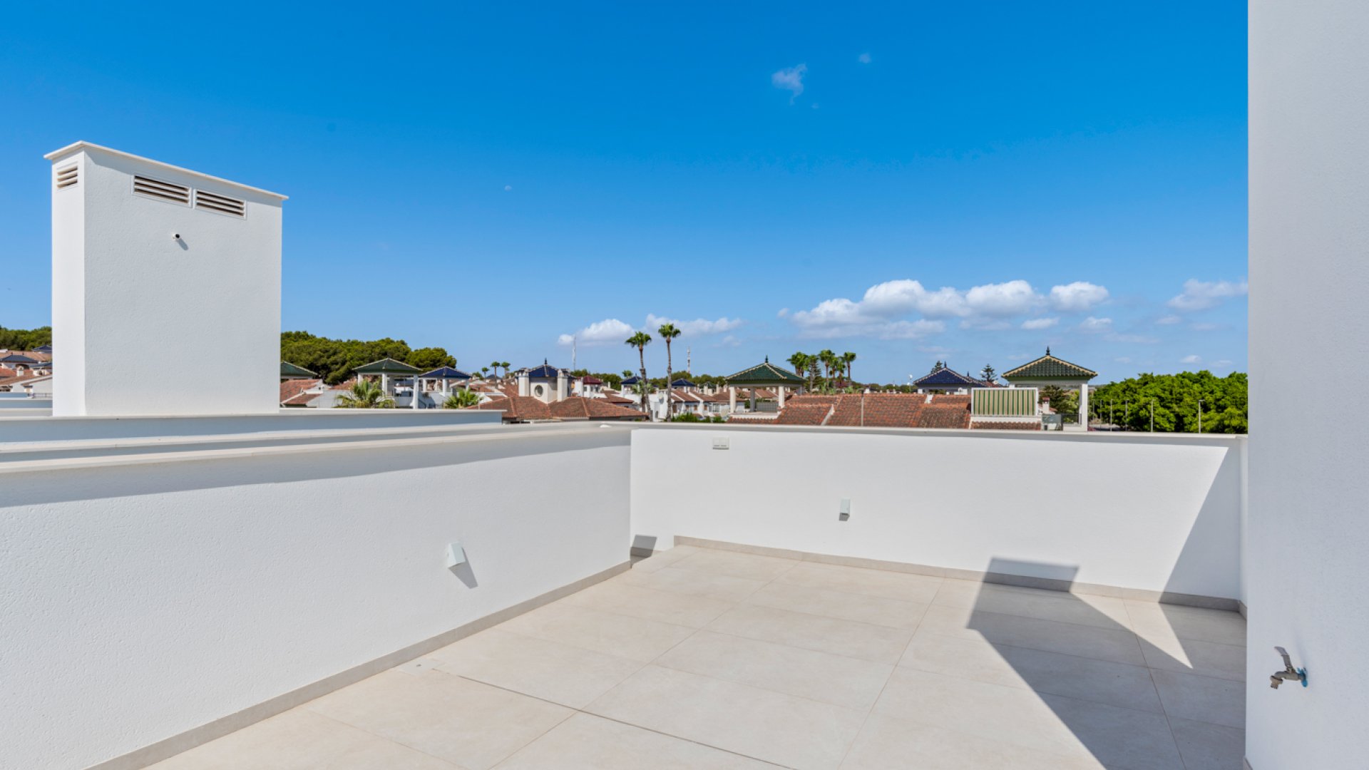 Obra nueva - Chalets -
Pilar de la Horadada