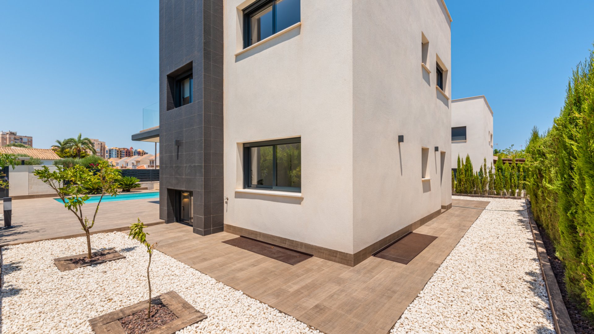 Obra nueva - Chalets -
Playa Paraiso