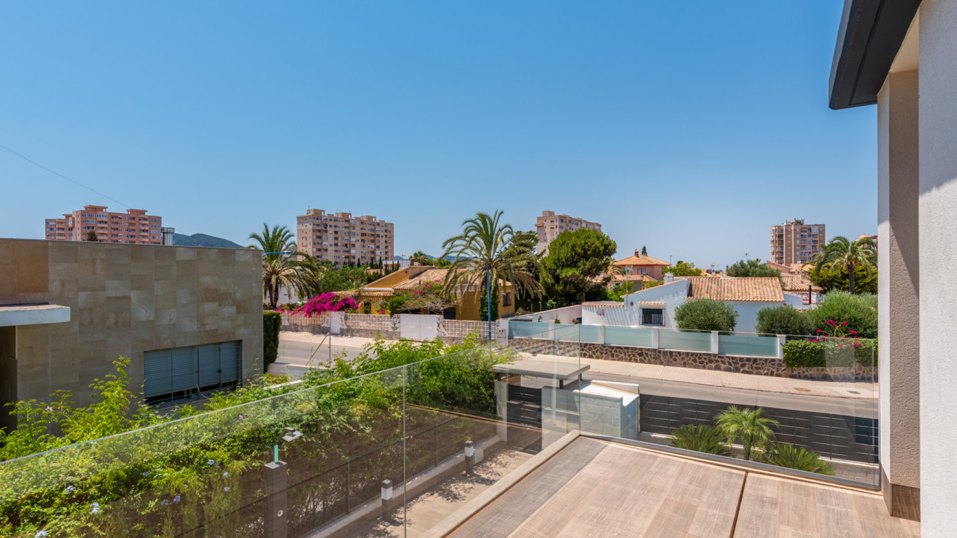 Obra nueva - Chalets -
Playa Paraiso