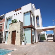 Obra nueva - Chalets -
Playa Paraiso