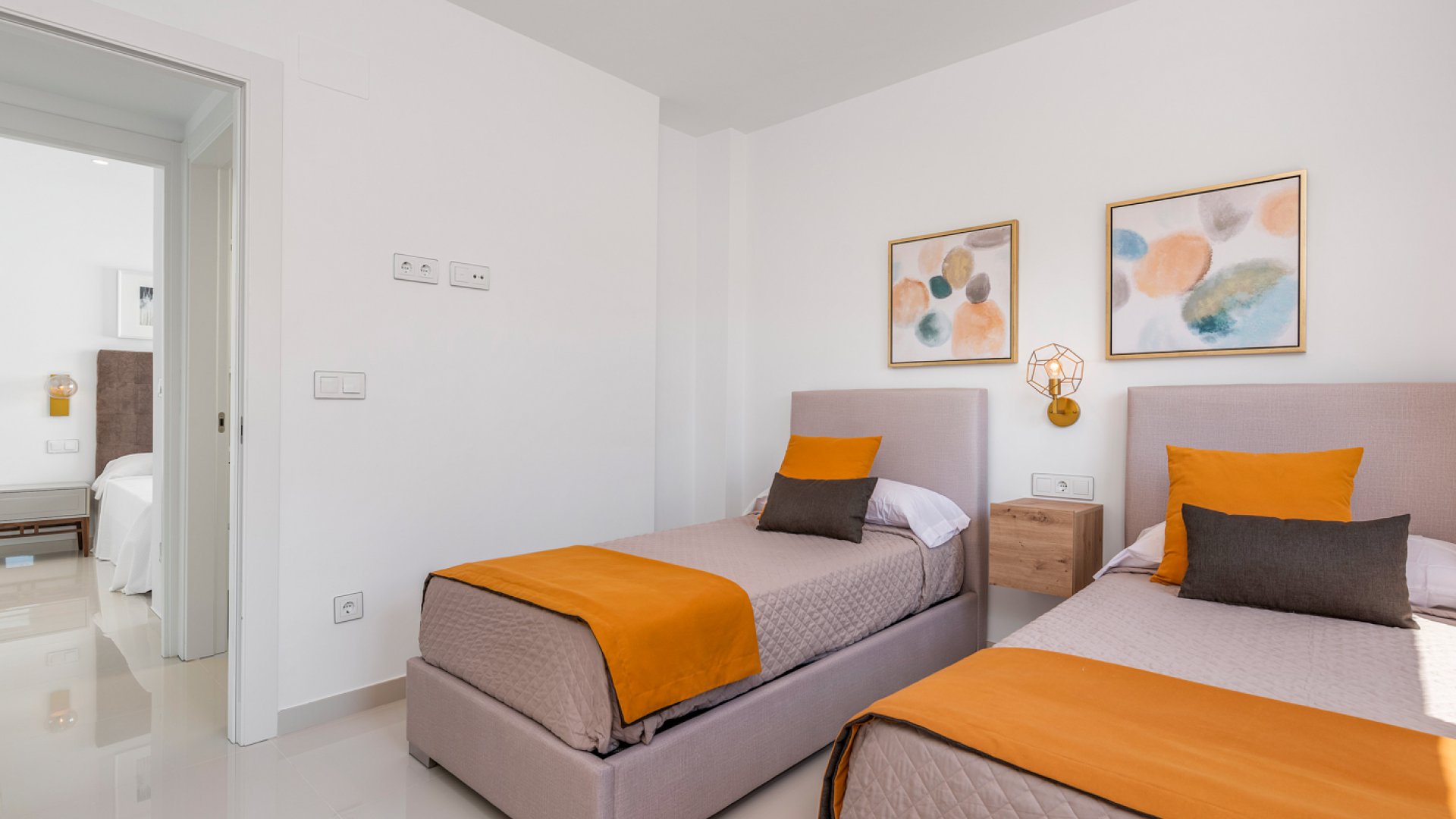 Obra nueva - Chalets -
Playa Paraiso