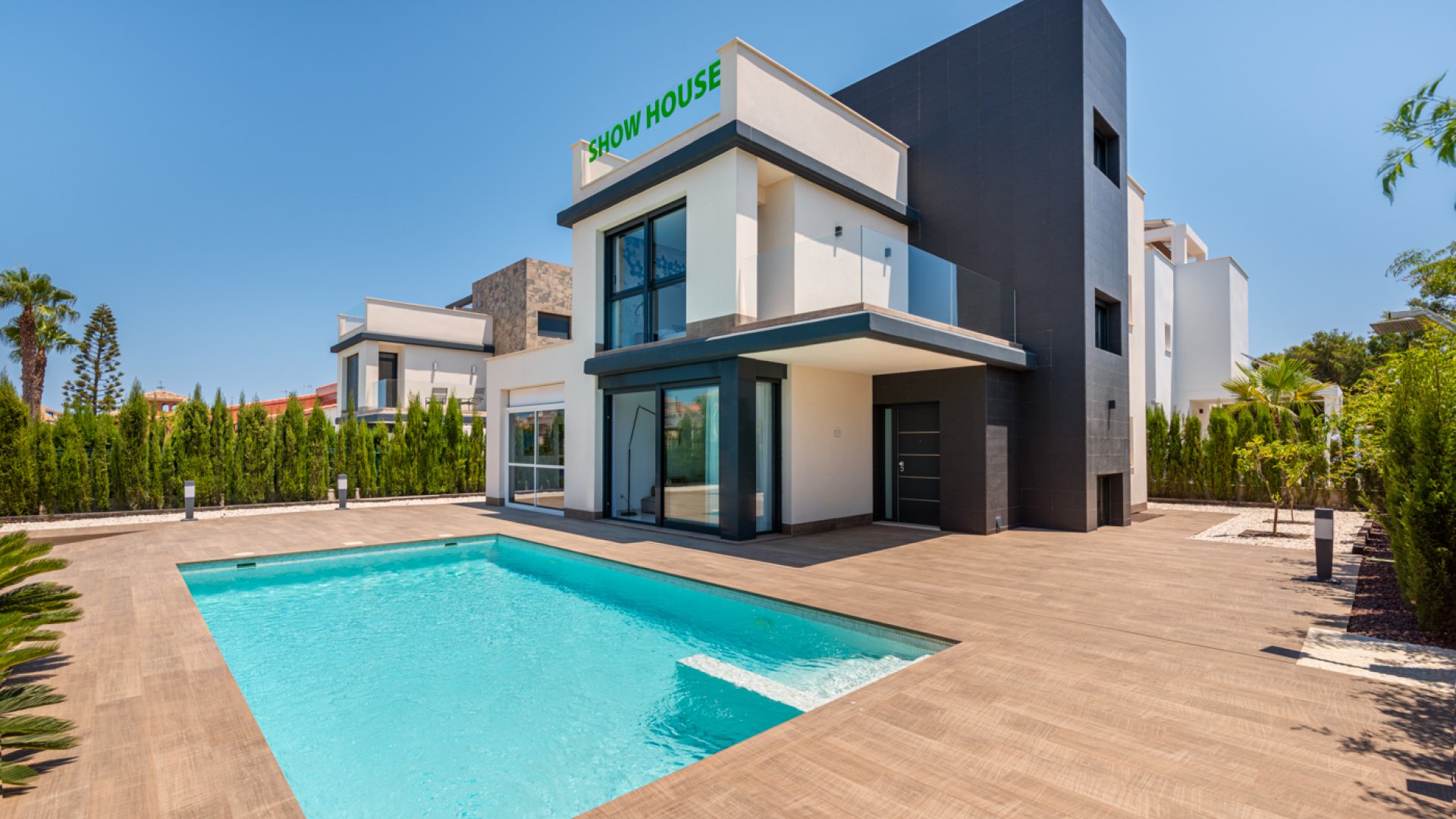 Obra nueva - Chalets -
Playa Paraiso
