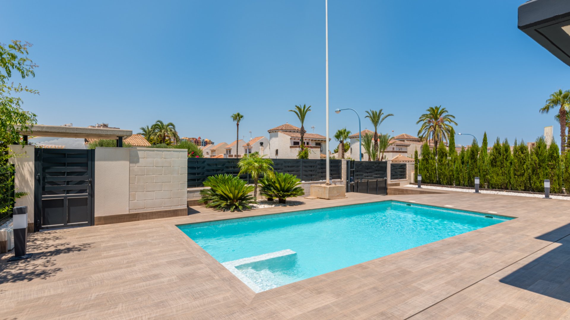 Obra nueva - Chalets -
Playa Paraiso