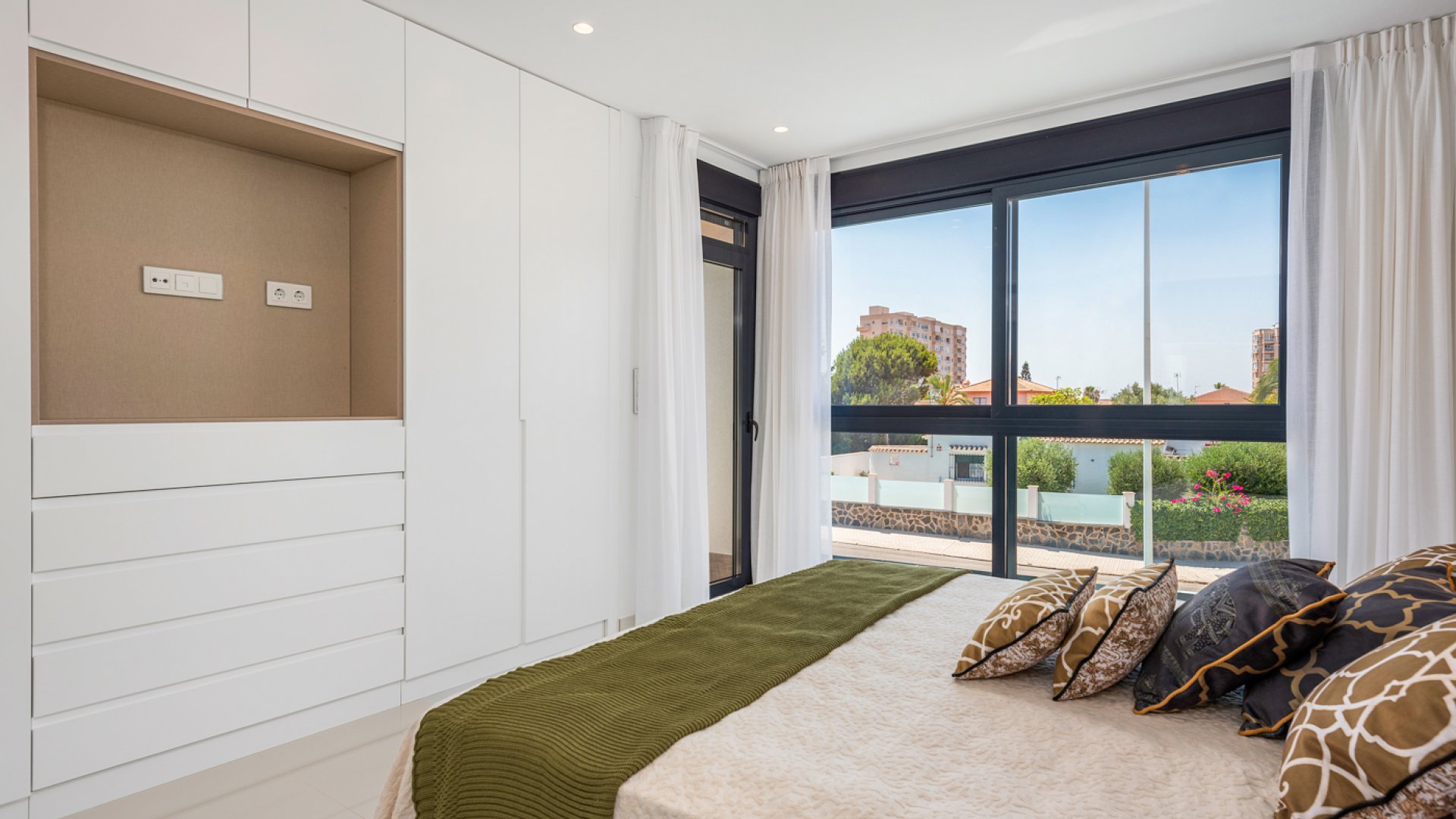 Obra nueva - Chalets -
Playa Paraiso