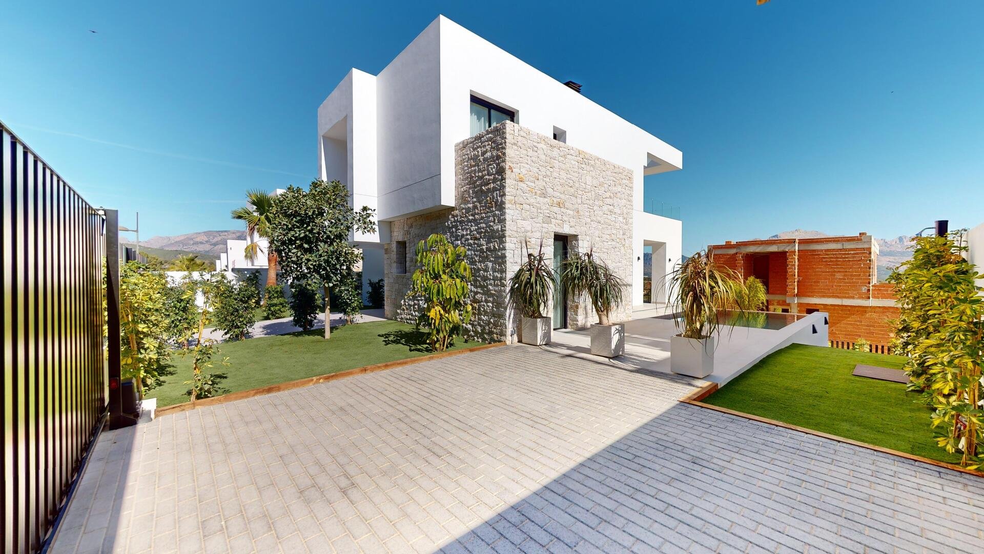 Obra nueva - Chalets -
Polop