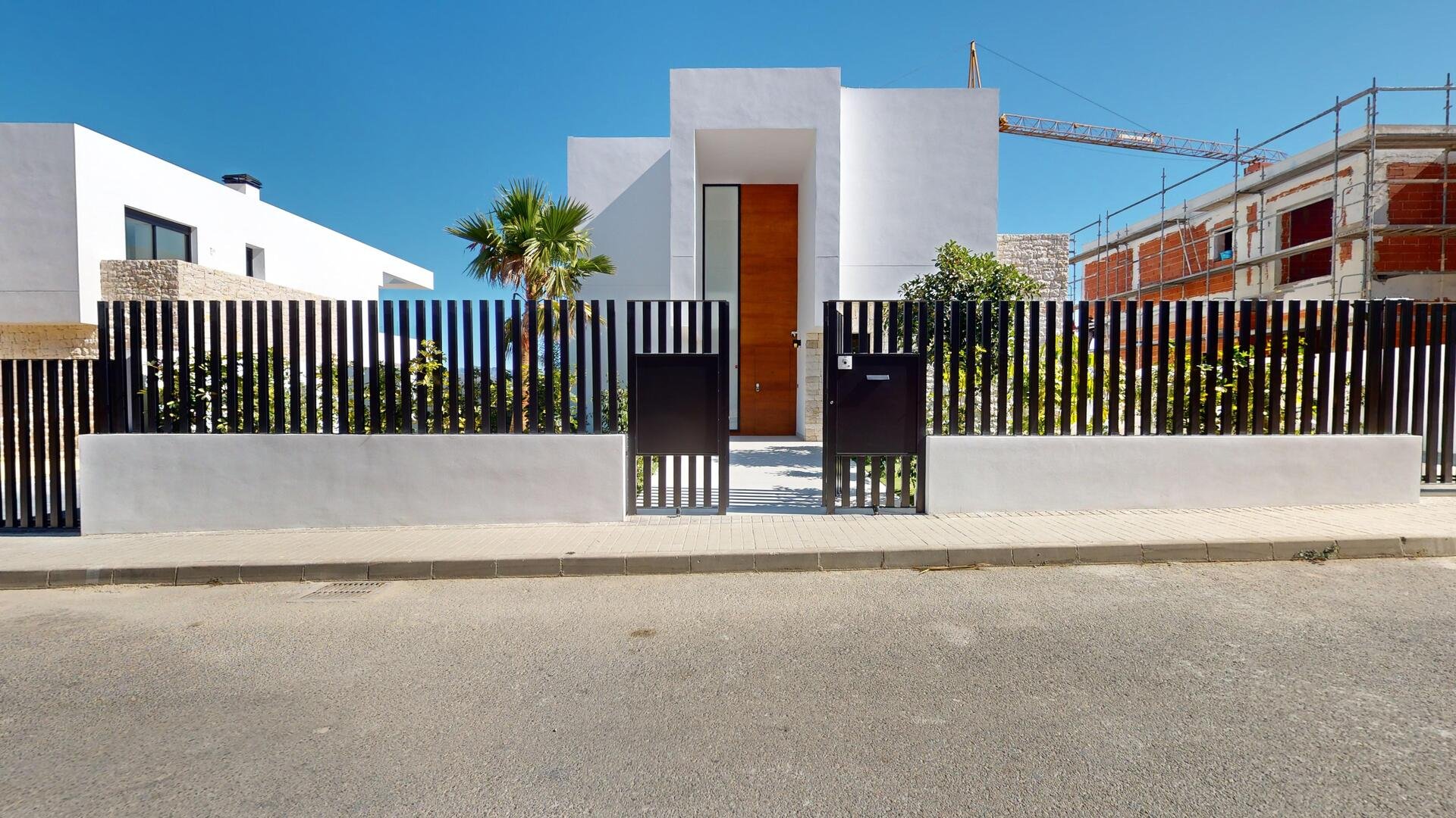 Obra nueva - Chalets -
Polop